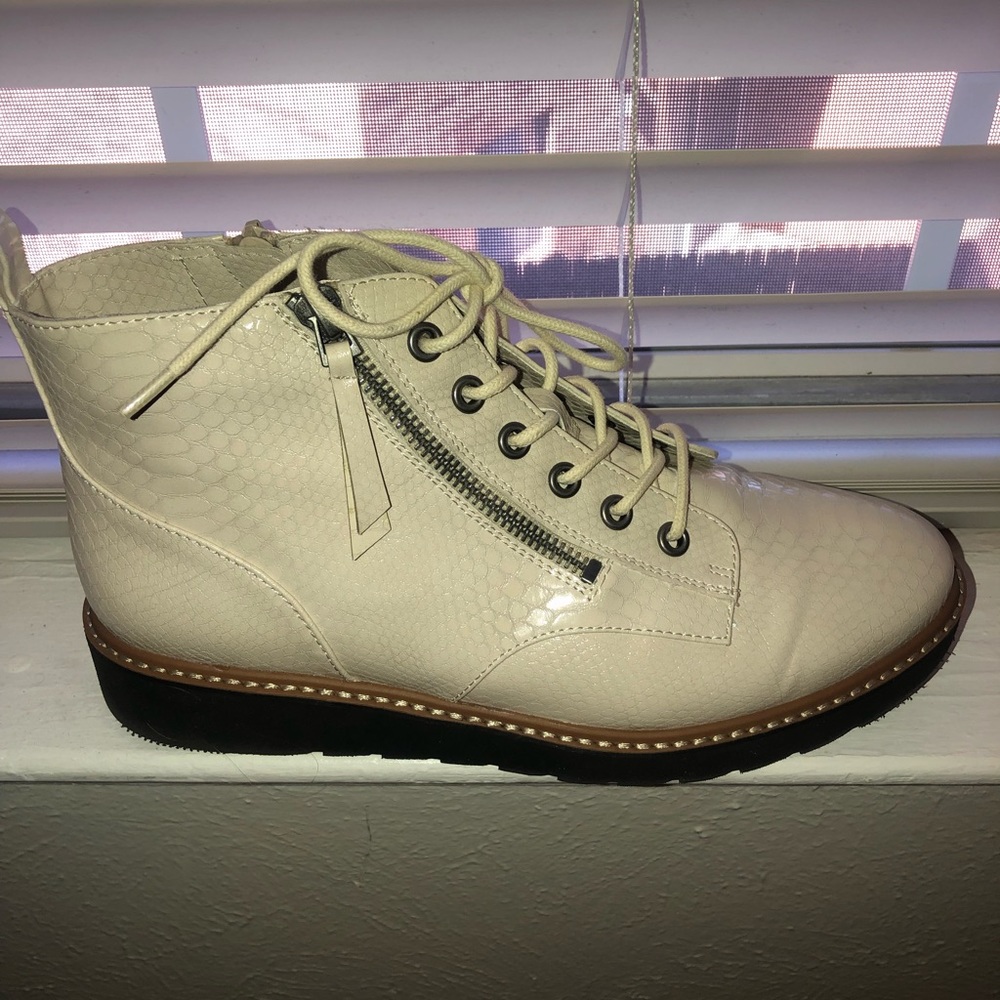 Naturalizer Eeva Booties - Sz 8 - Porcelain